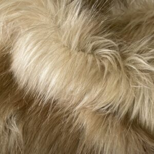 thumbnail image 2 of Super Luxury Long Pile Faux Fur Fabric By CRS - Cream - 60" Wide - Sold By The Metre 2 of 5