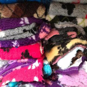 Professional Veterinary Dog Puppy Vet Bedding Assorted Sizes 5KG